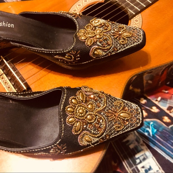 🌹Beautiful JohnFashion Embroidered, Beaded Slides - Picture 5 of 14